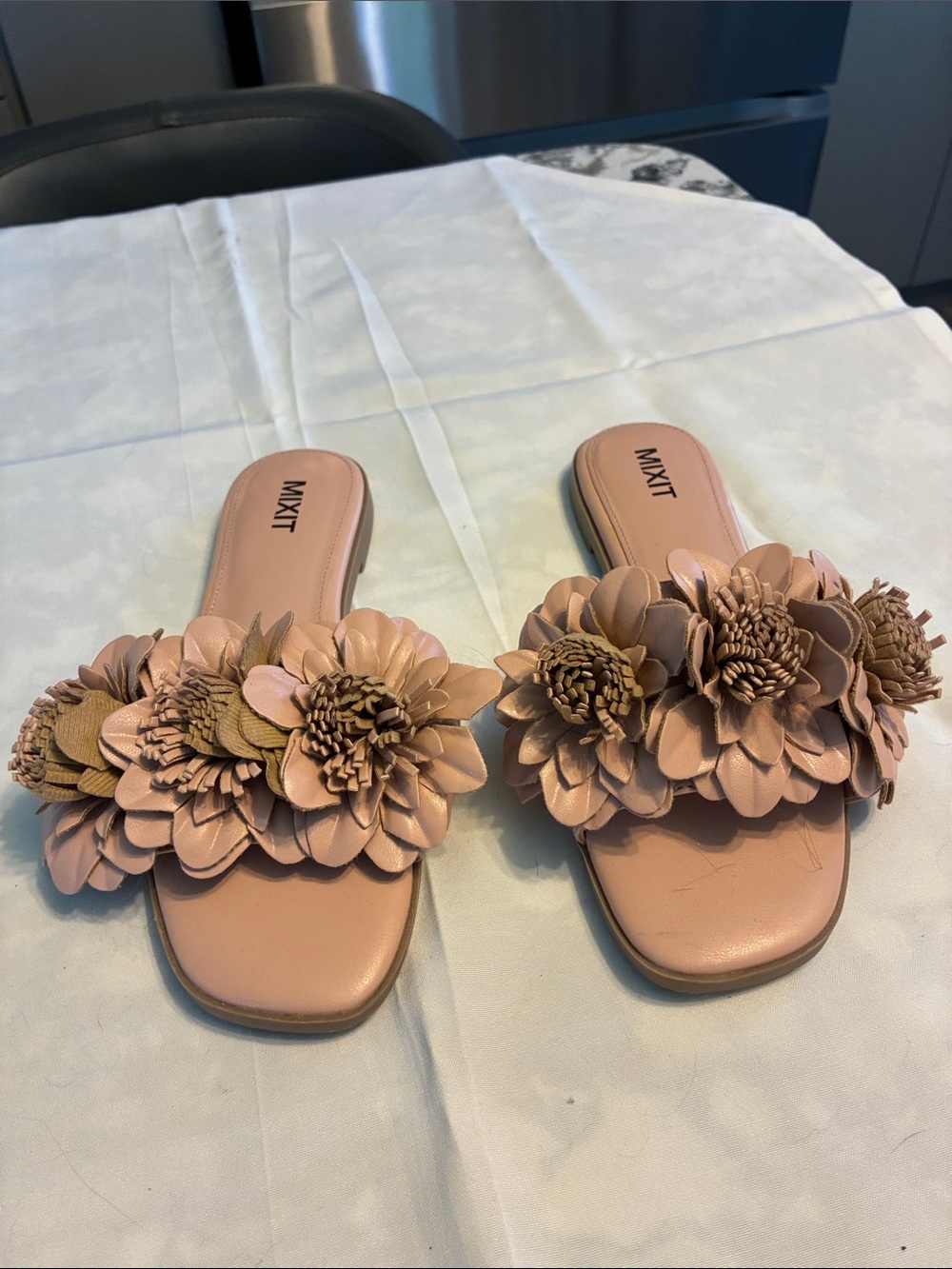Mixit Blush Floral Slides